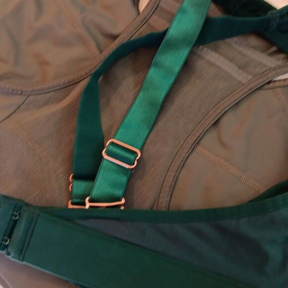 BUNDLE of Two Fabletics Sport Bras. Athletic, Athleisure, Sporty - Picture 11 of 13